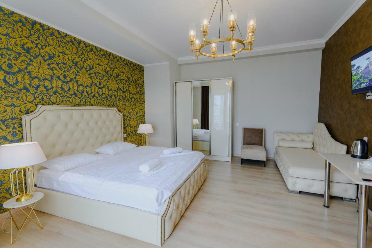 Golden Globe Boutique Hotel Tbilisi ภายนอก รูปภาพ